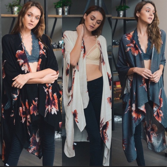 Price⬇️LAST ONE!!!!!⬇️✨CREAM KIMONO✨ - Picture 3 of 3